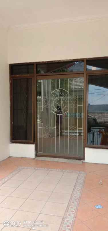 dijual rumah rungkut