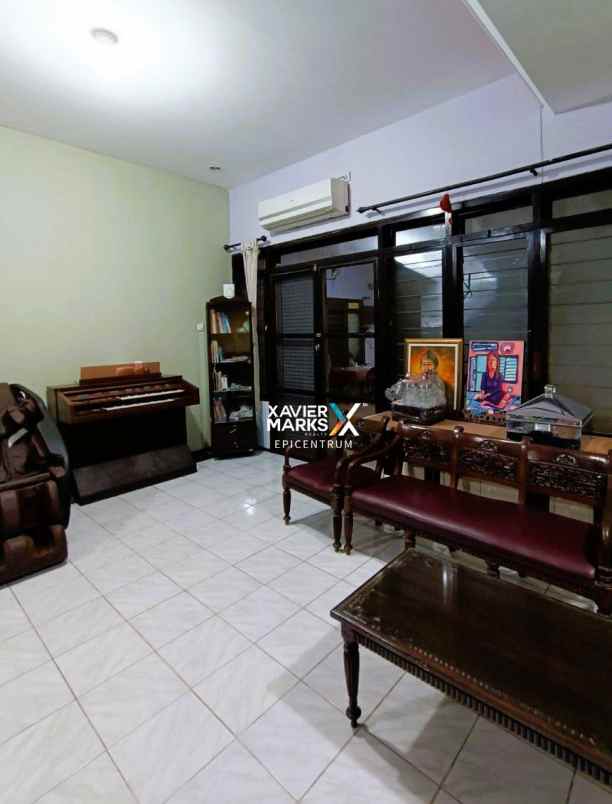 dijual rumah rungkut asri