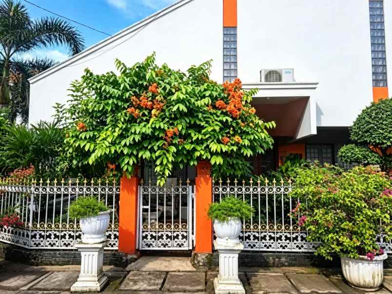 dijual rumah salemba
