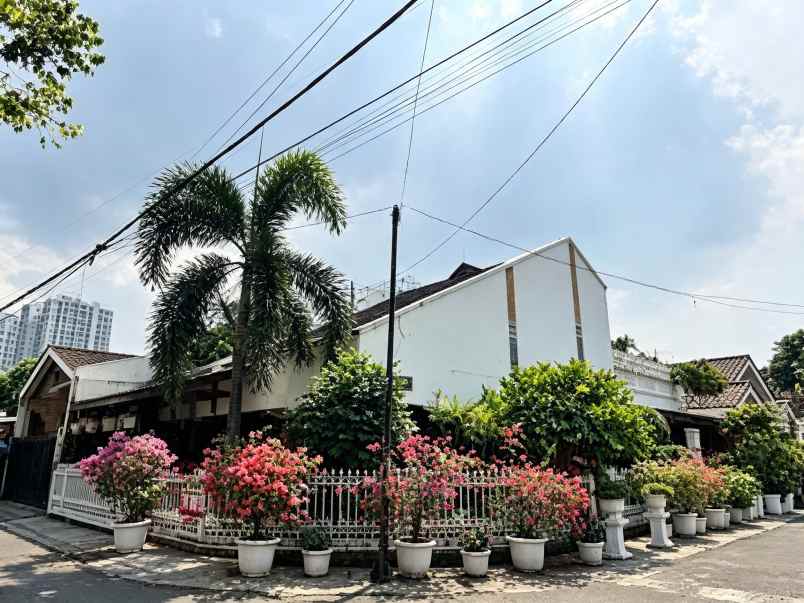 dijual rumah salemba