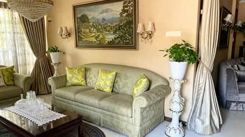 dijual rumah salemba