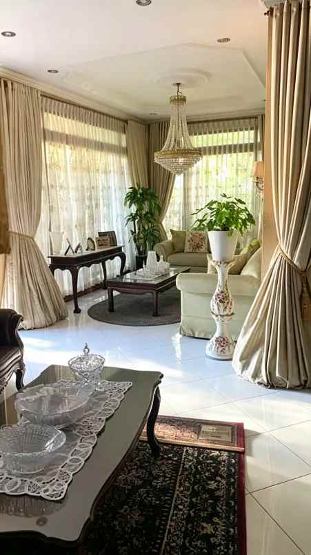 dijual rumah salemba