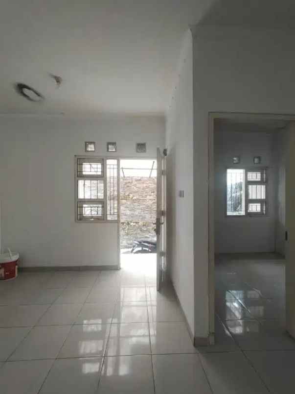 dijual rumah sariwangi