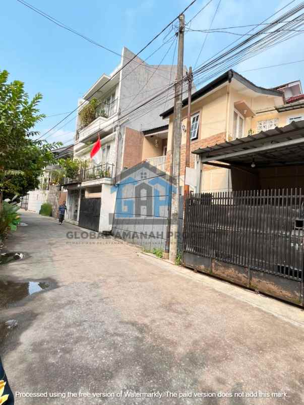 dijual rumah sariwangi