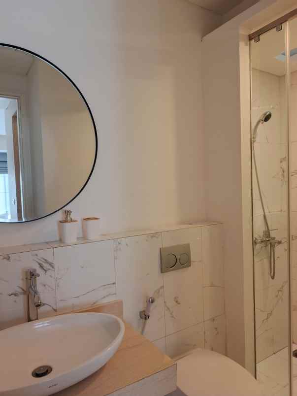 dijual rumah setra duta