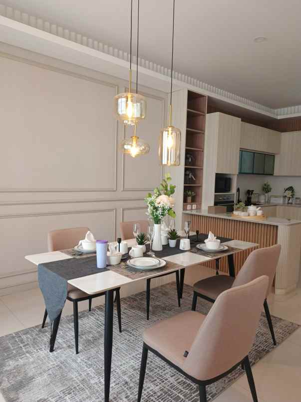 dijual rumah setra duta