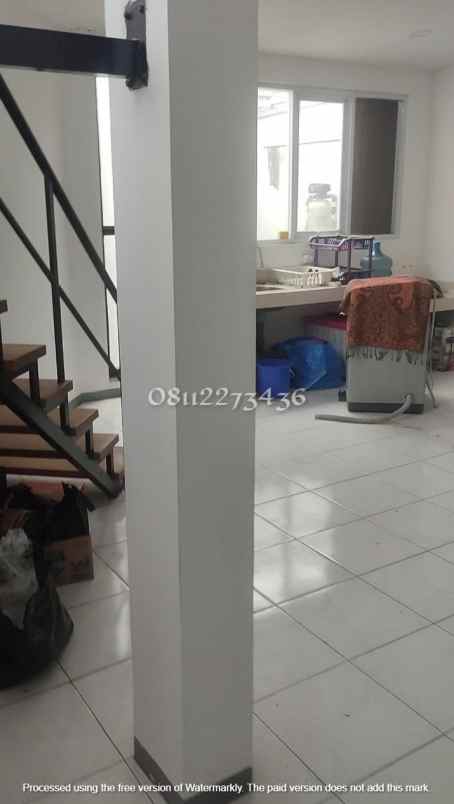 dijual rumah setraduta