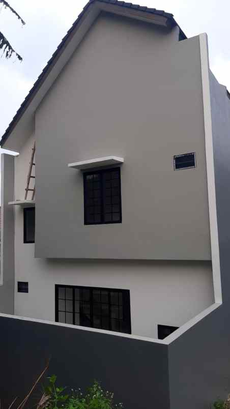 dijual rumah siap huni di cibubur jakarta timur