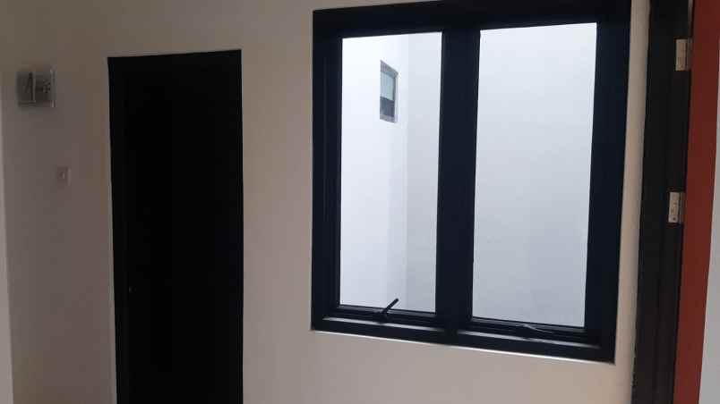 dijual rumah siap huni di cibubur jakarta timur