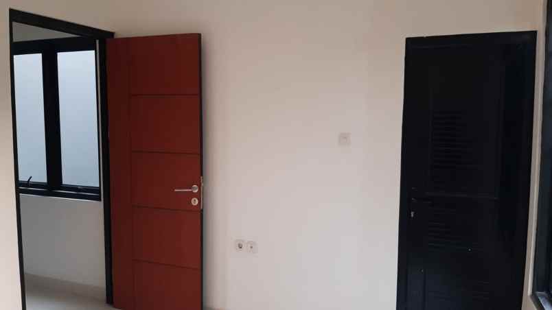 dijual rumah siap huni di cibubur jakarta timur