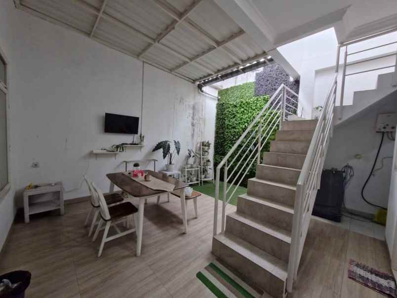 dijual rumah siap huni di komp sanggar hurip soeta