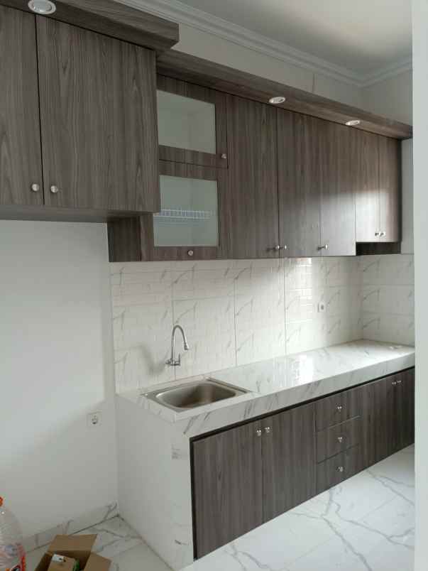 dijual rumah siap huni di lenteng agung jakarta