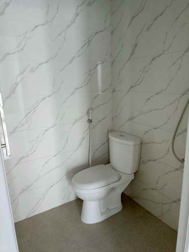 dijual rumah siap huni di lenteng agung jakarta