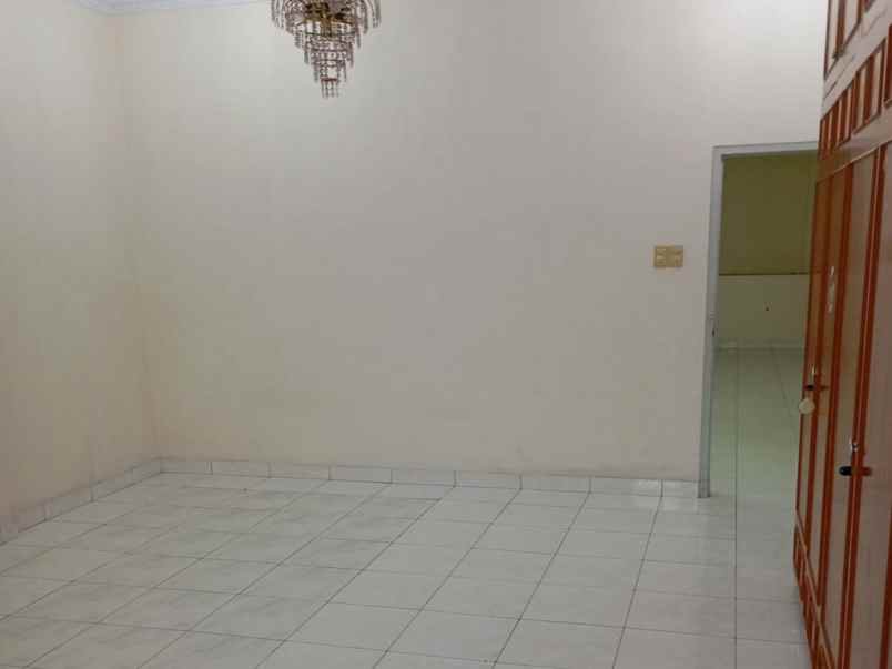 dijual rumah siap huni komplek villa makmur indah