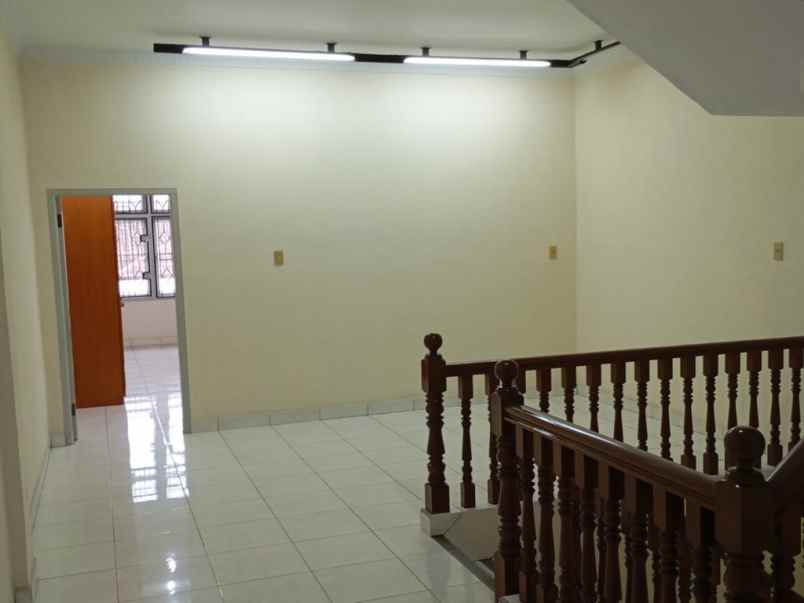 dijual rumah siap huni komplek villa makmur indah
