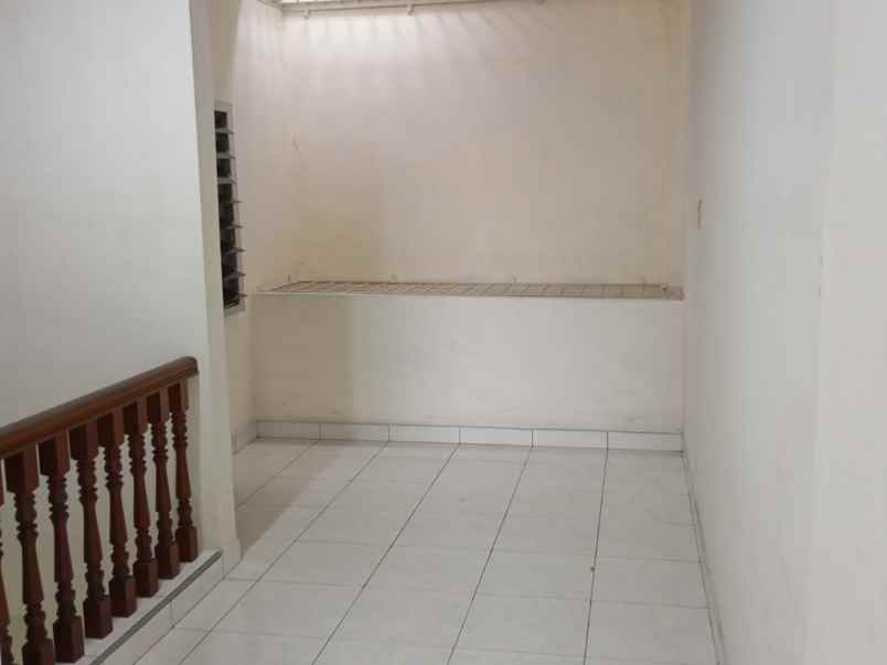dijual rumah siap huni komplek villa makmur indah
