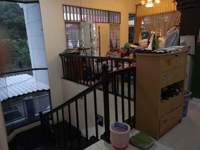 dijual rumah simpang darmo permai
