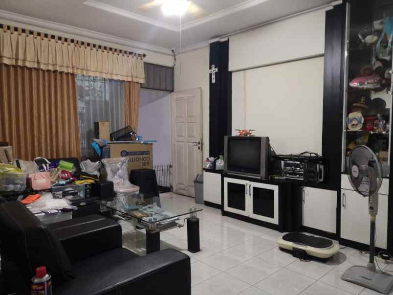 dijual rumah simpang darmo permai