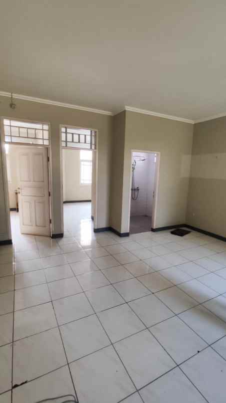 dijual rumah strategis pinggir jalan utama di cilandak