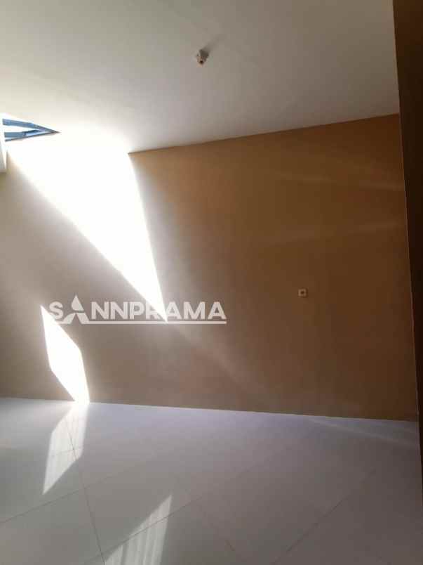 dijual rumah sukatani