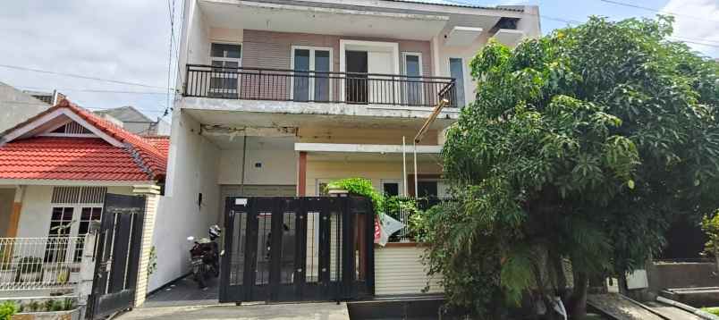 dijual rumah sutorejo prima