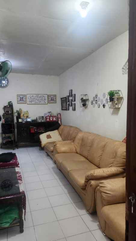dijual rumah taman pondok indah