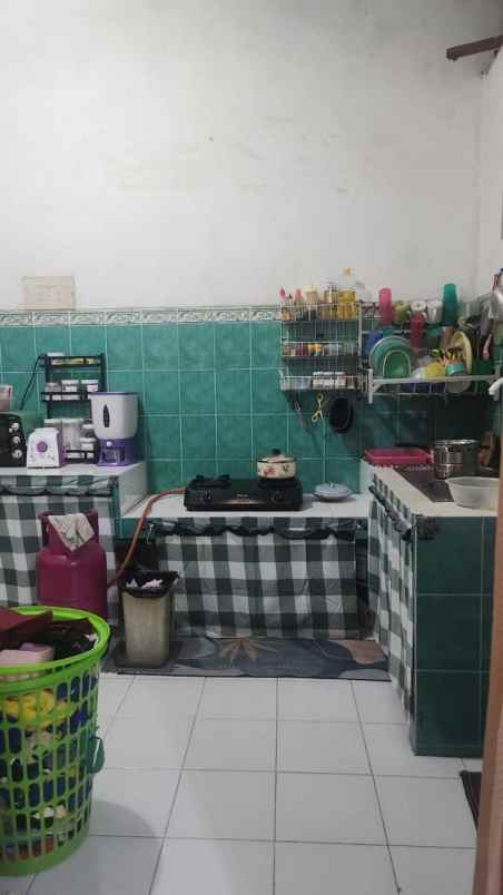 dijual rumah taman pondok indah