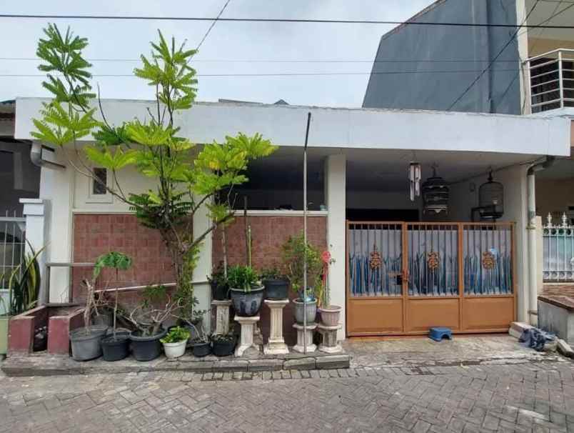 dijual rumah taman pondok indah