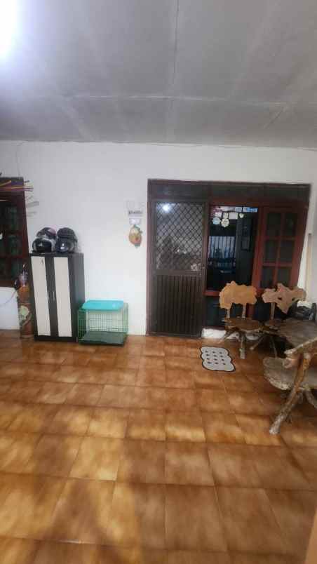 dijual rumah taman pondok indah