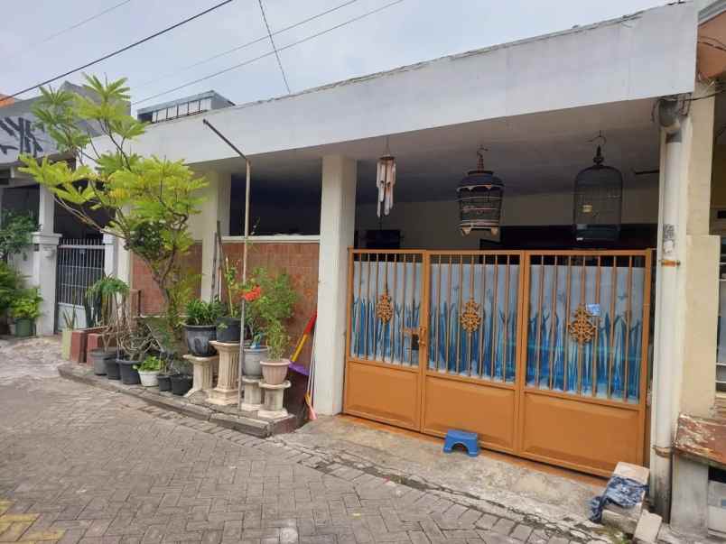 dijual rumah taman pondok indah