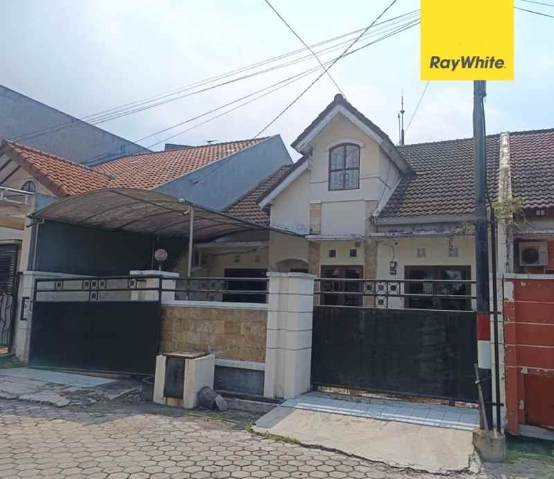 dijual rumah taman pondok indah