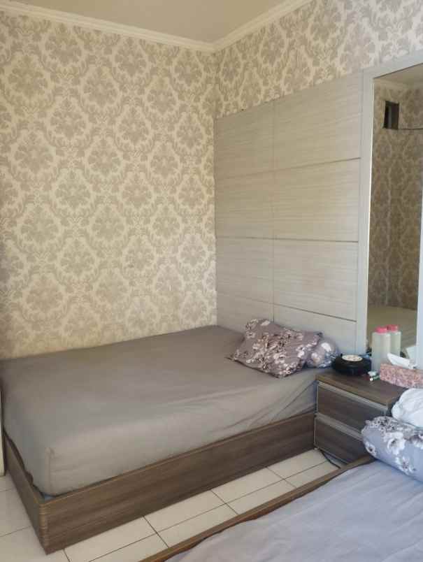 dijual rumah taman semanan indah