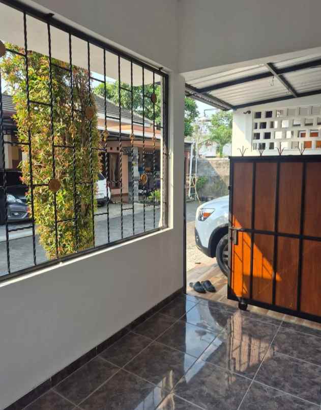 dijual rumah tamanan
