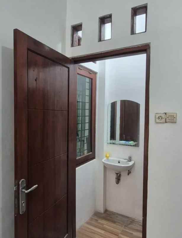dijual rumah tamanan
