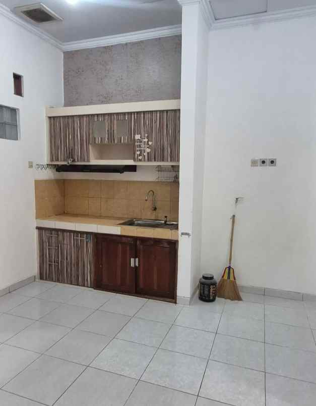 dijual rumah tamanan