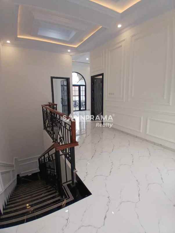 dijual rumah tanah baru