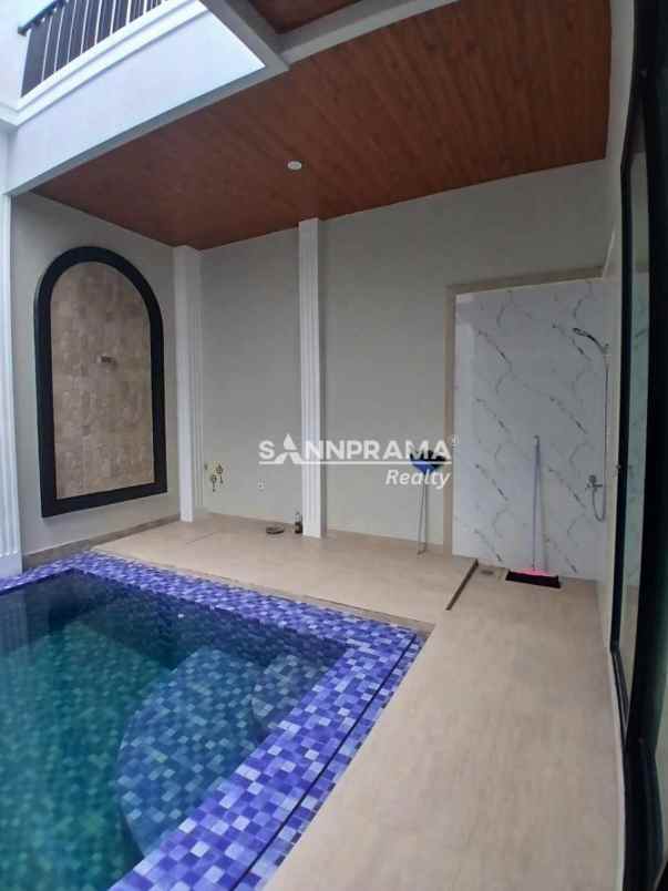 dijual rumah tanah baru