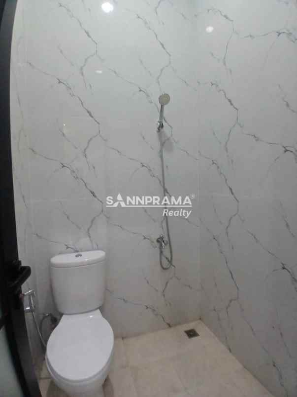 dijual rumah tanah baru