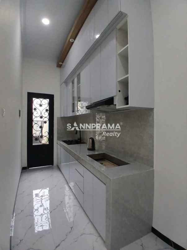dijual rumah tanah baru