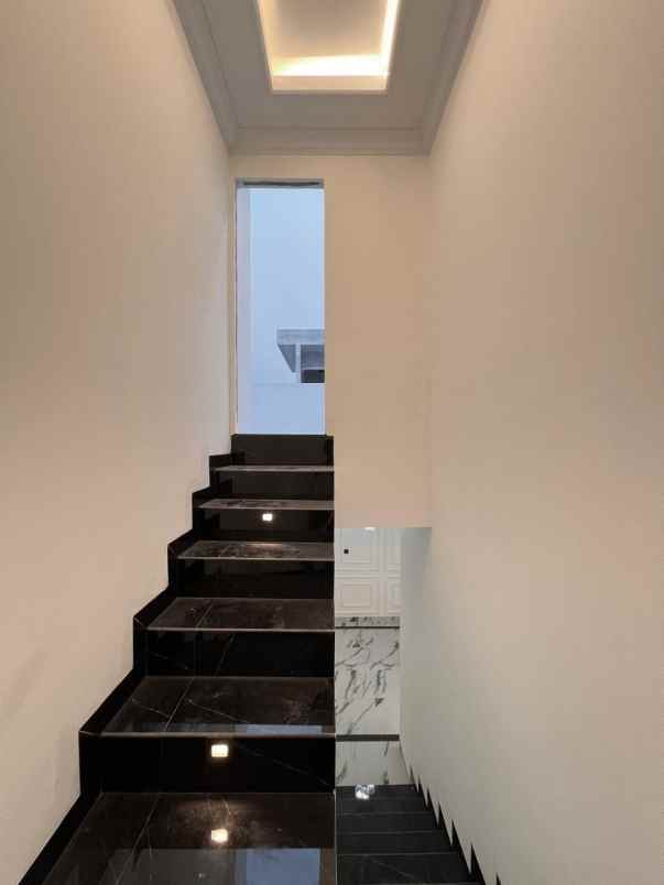 dijual rumah tanjung barat lenteng agung