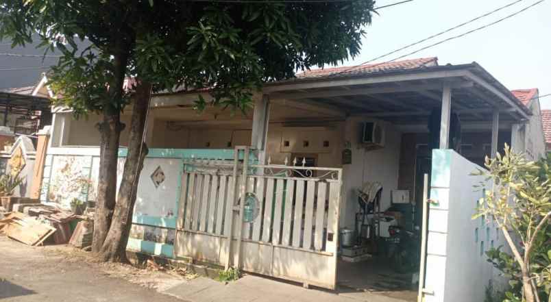 dijual rumah tapak di ciputat 114 m 900 juta nego