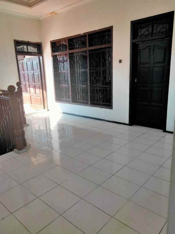 dijual rumah tenggilis utara