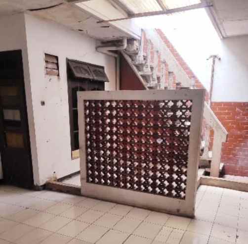 dijual rumah tenggilis utara