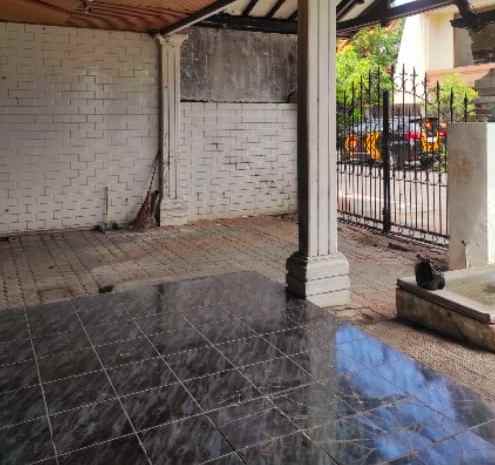 dijual rumah tenggilis utara