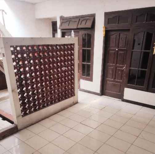 dijual rumah tenggilis utara