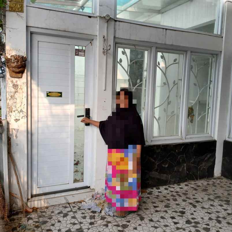 dijual rumah tinggal tempati lokasi strategis