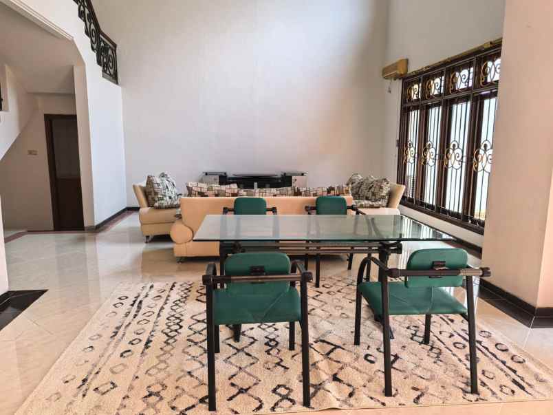dijual rumah vila bukit mas monaco