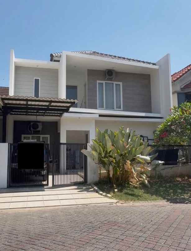 dijual rumah vila valensia lontar