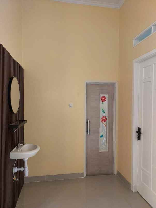 dijual rumah villa gading harapan bekasi