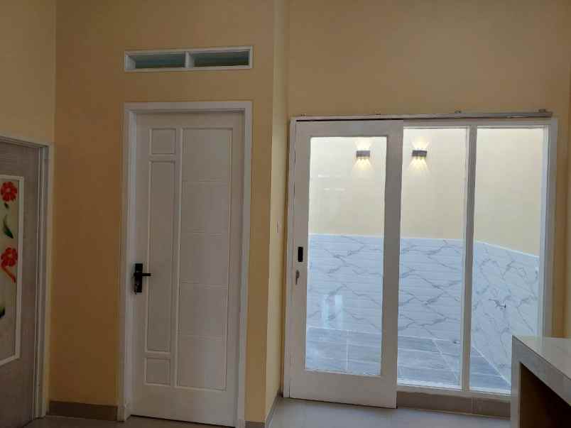 dijual rumah villa gading harapan bekasi